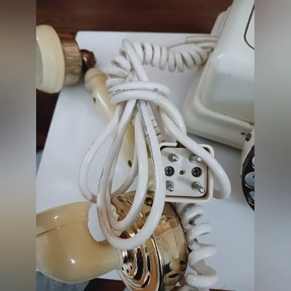 FINAL leavinVICTORIAN FRENCH STYLE ROTARY DESK PHONE Mona Lisa Center metal base - Picture 7 of 12